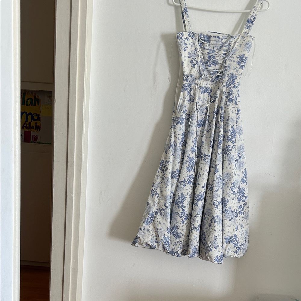 House of CB White and Blue Floral High-Low Dress - Picture 15 of 16